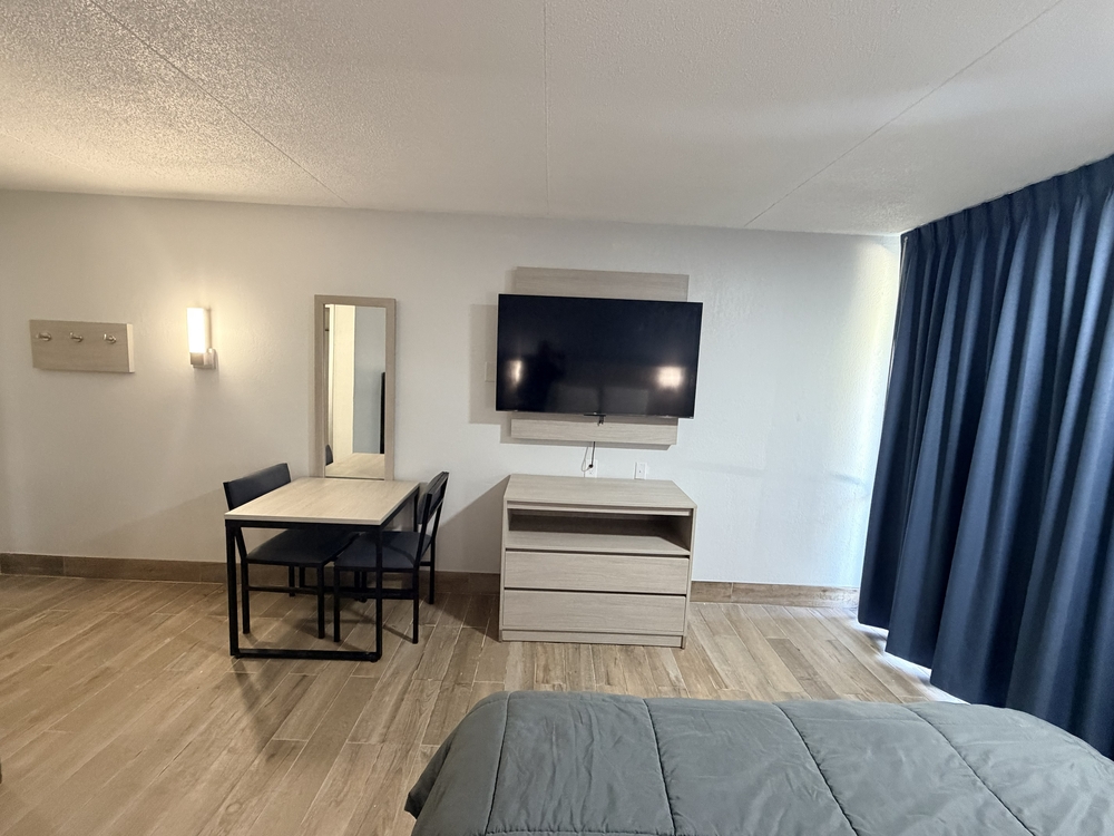 Bravo Inn Greensboro - Queen Studio