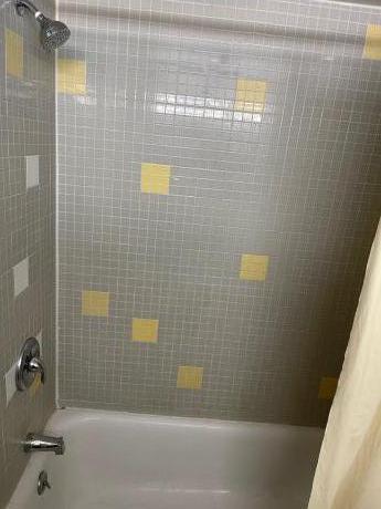 Bravo Inn Greensboro - Bathroom
